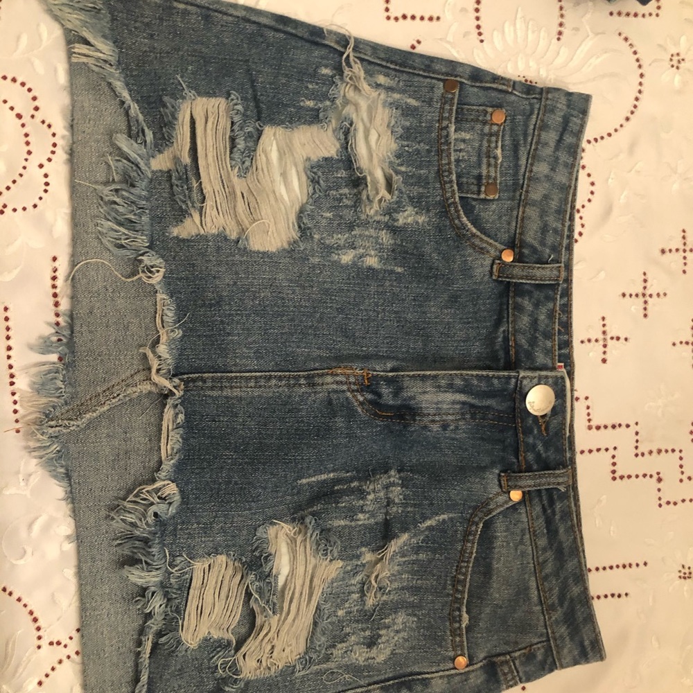 Cute mini jean skirt !